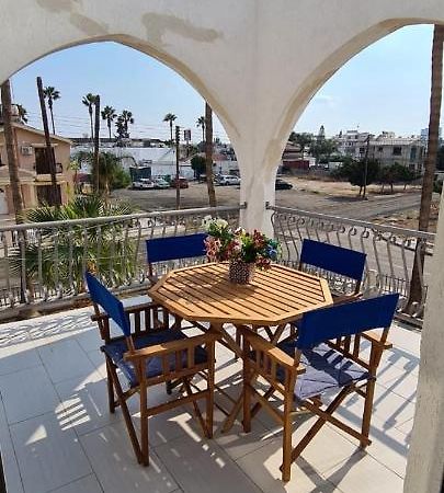 Lovely 1Betroom Apartment Near The Beach Pyla Bagian luar foto